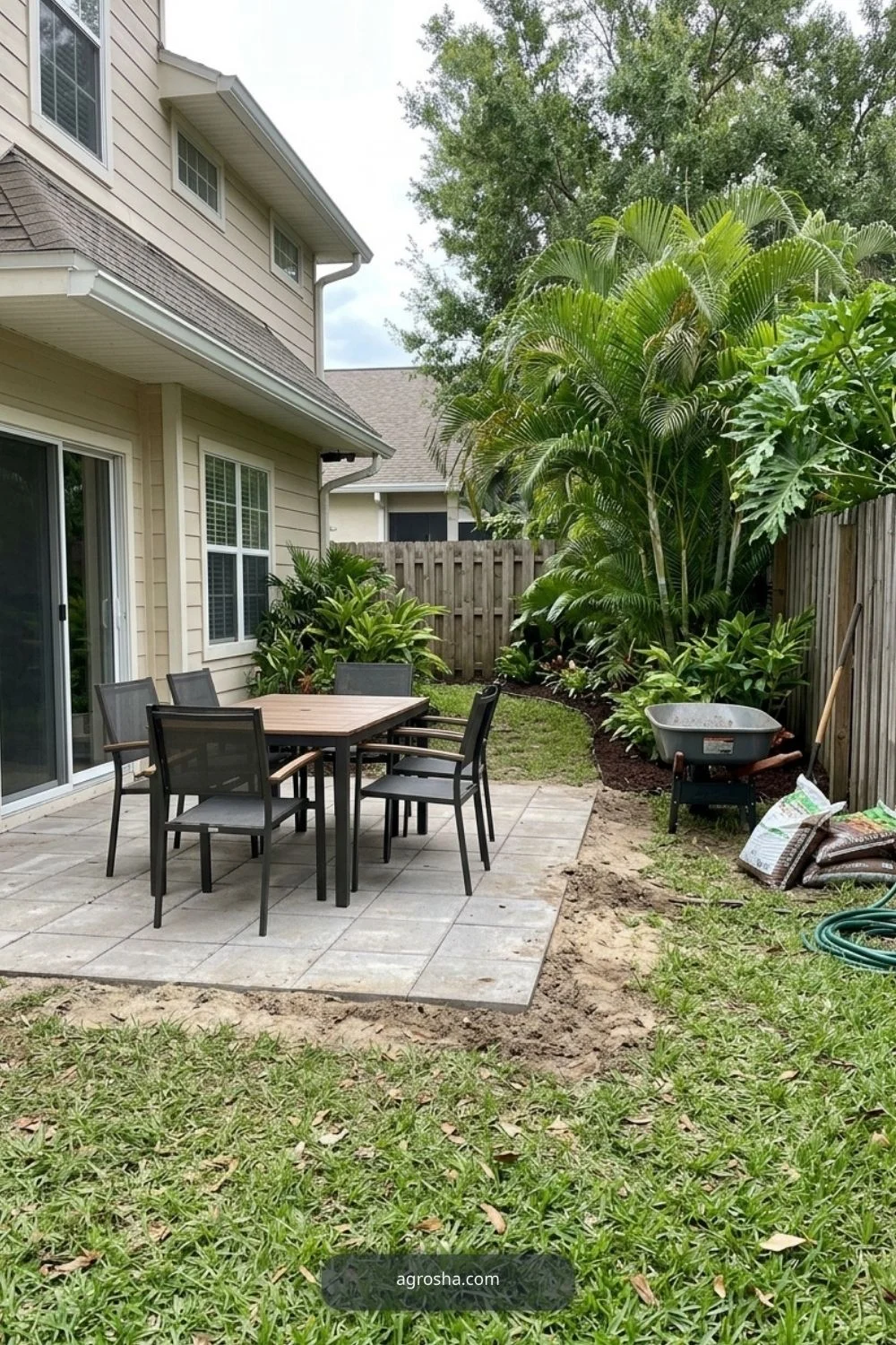 Florida backyard upgrade example showing build a small outdoor dining setup