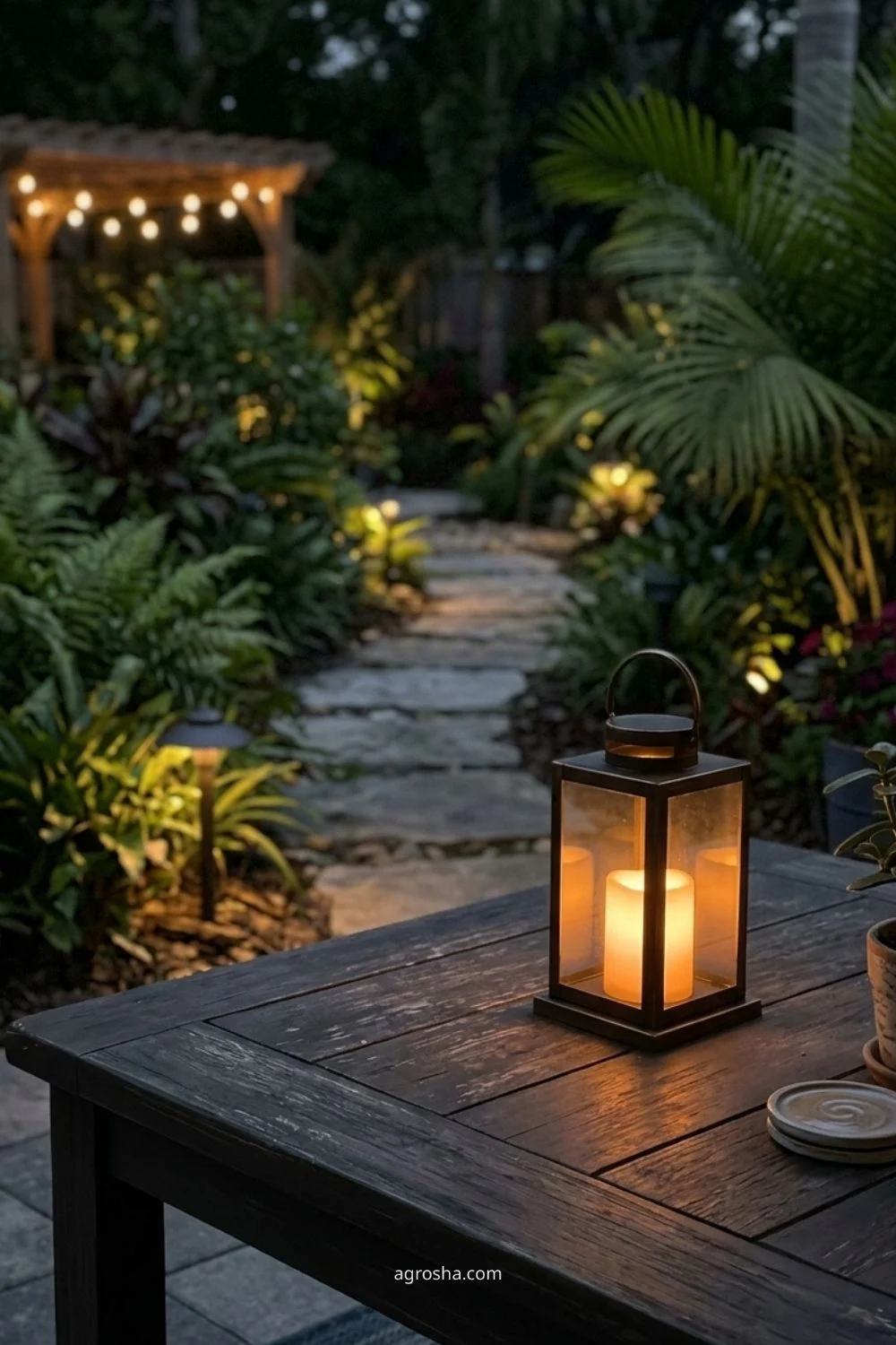 Florida garden lighting example showing portable table lanterns