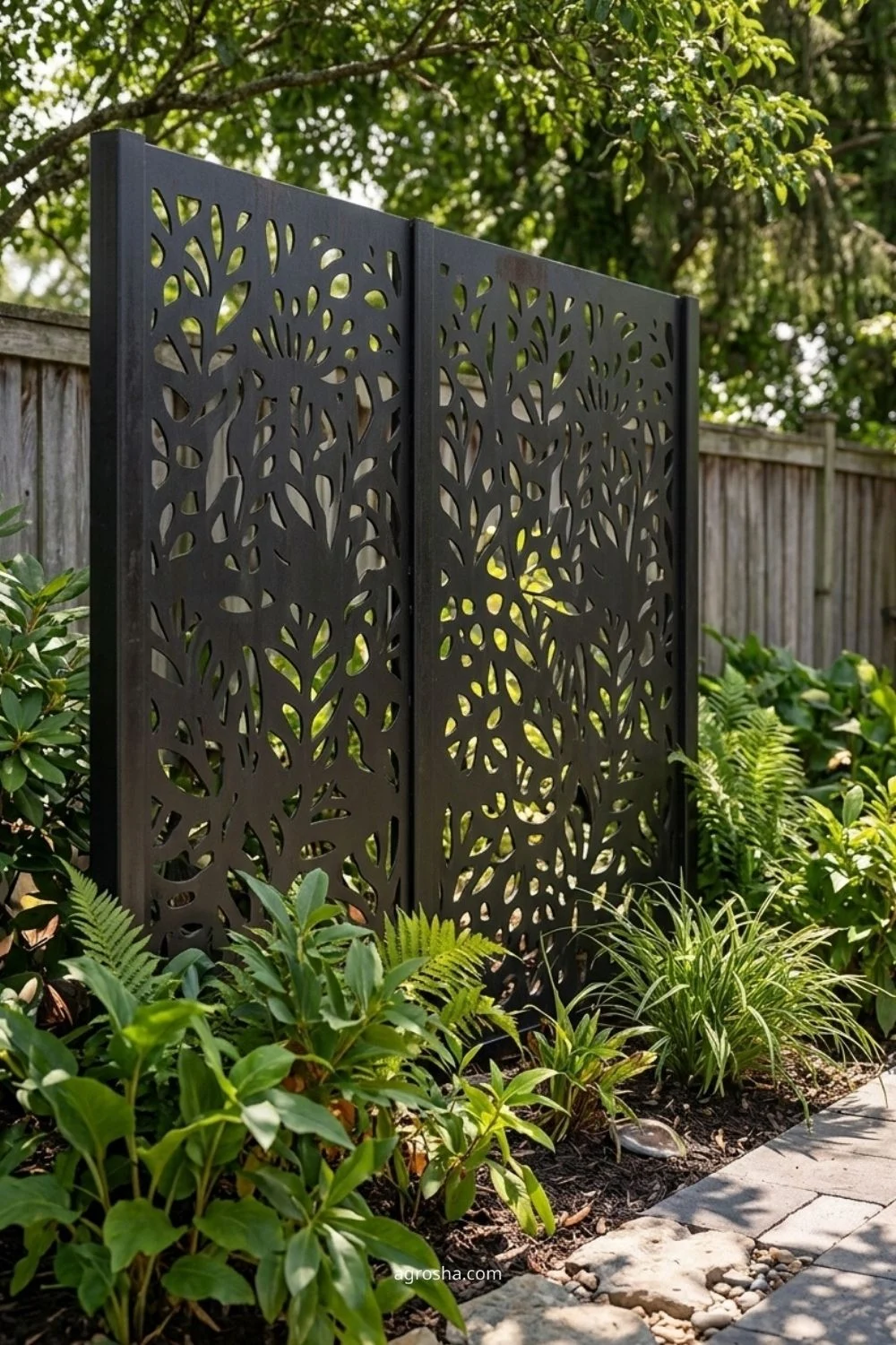 Florida privacy screen example showing laser-cut metal panel