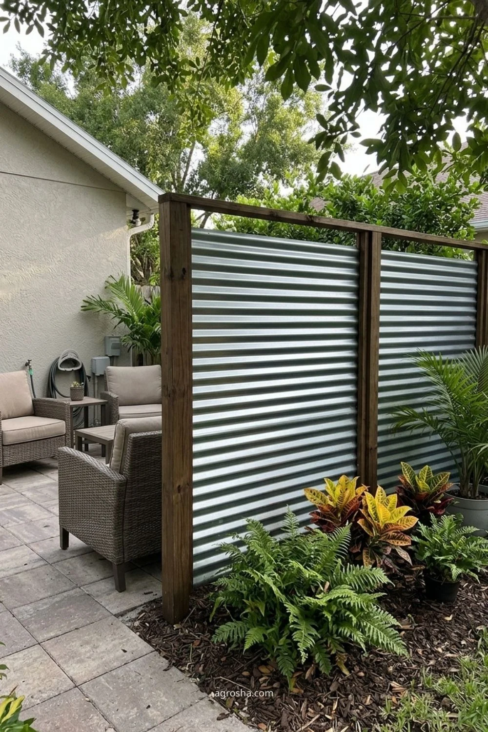 Florida privacy screen example showing corrugated metal screen