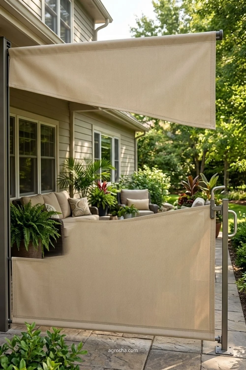 Florida privacy screen example showing retractable side awning