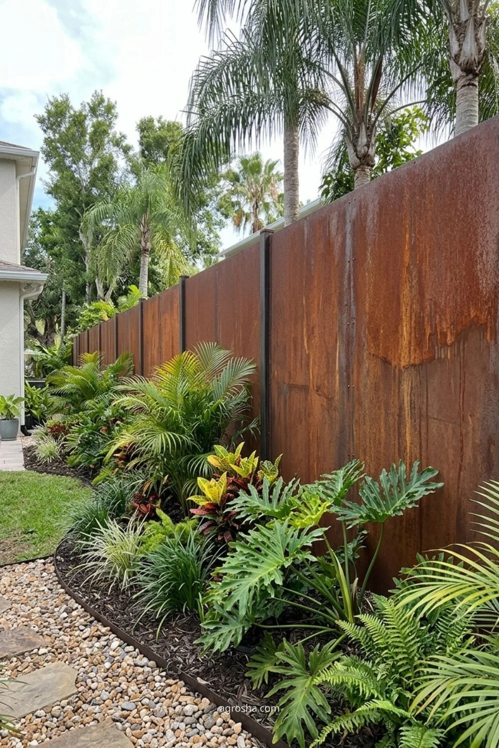 Florida privacy screen example showing weathering-steel plate