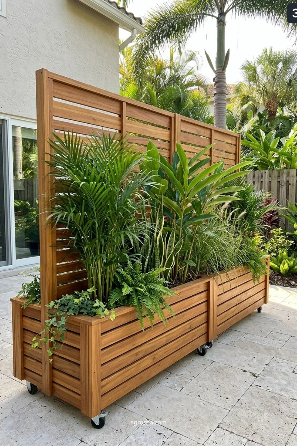 Florida privacy screen example showing movable trough planter screen