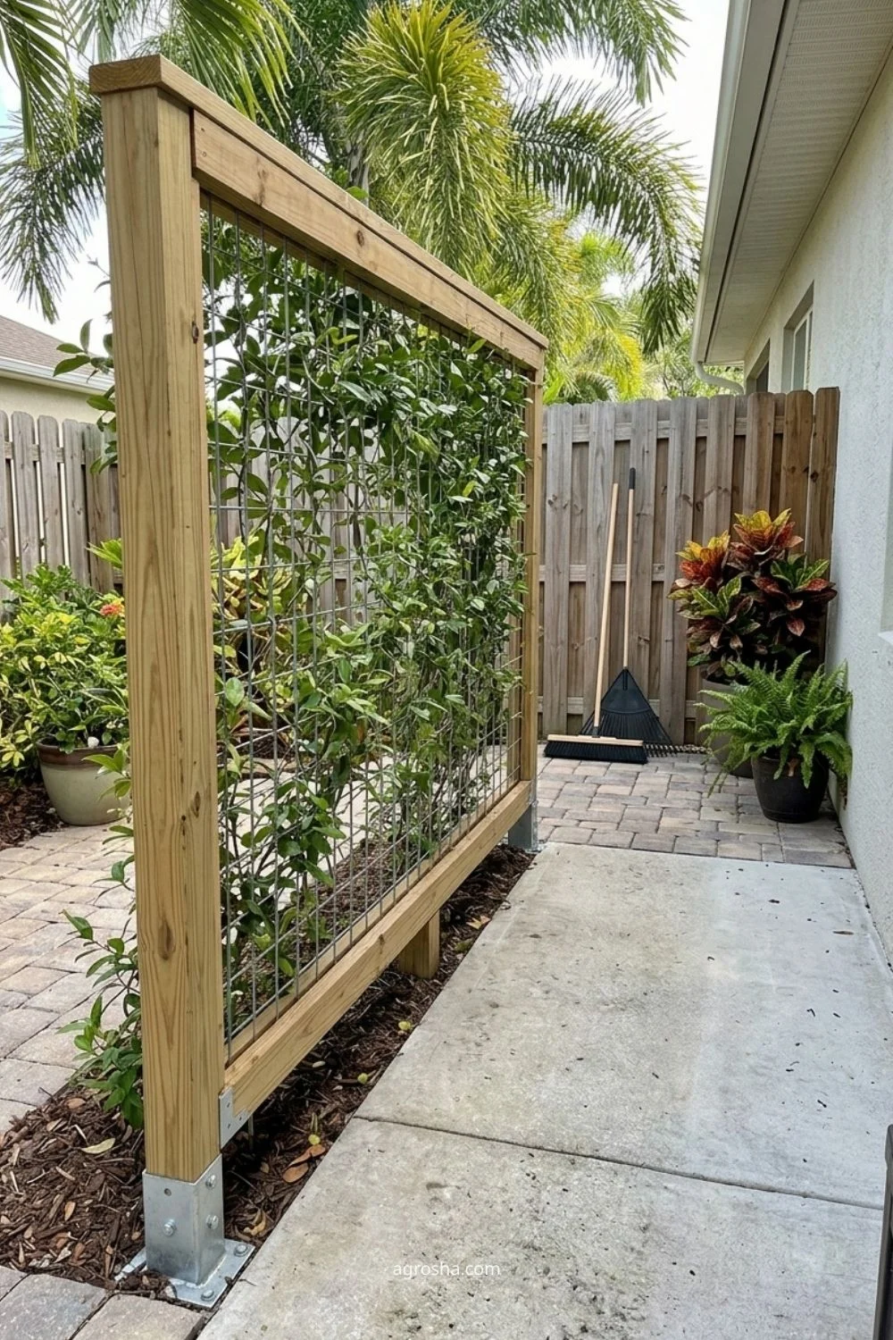 Florida garden trellis example showing build for storm cleanup and access