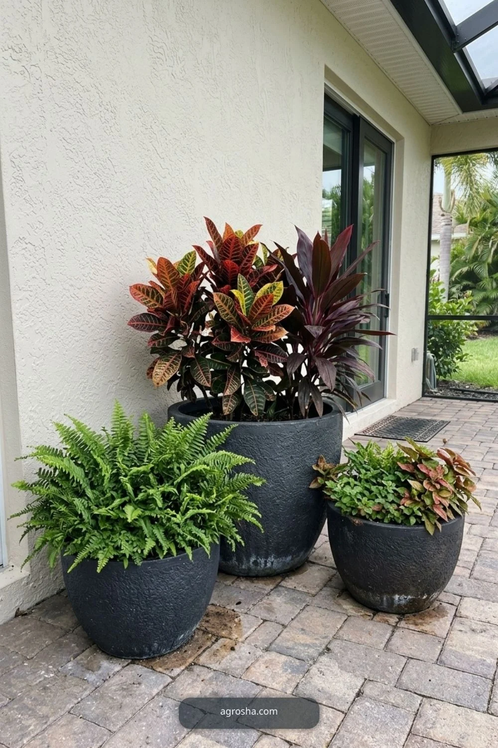 Florida outdoor planter example showing three-pot corner group